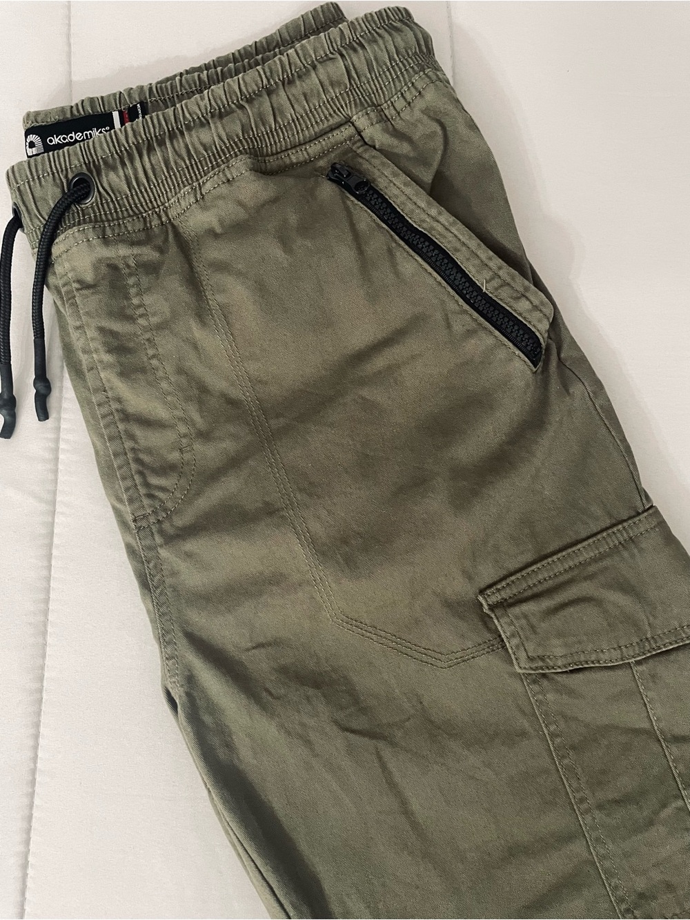 Akademiks Cargo Shorts - Green Khaki